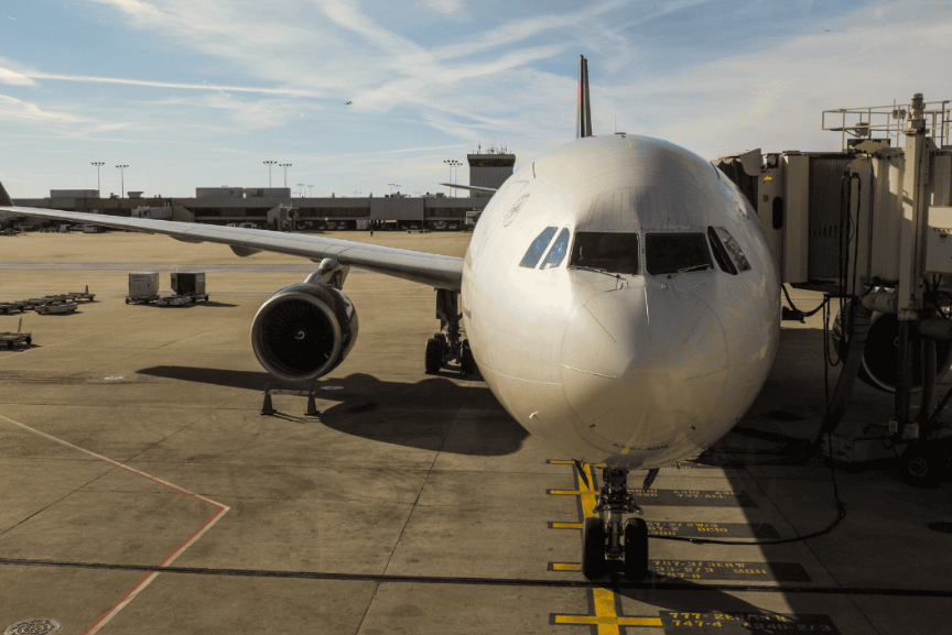 How to Handle Flight Delays Like a Pro